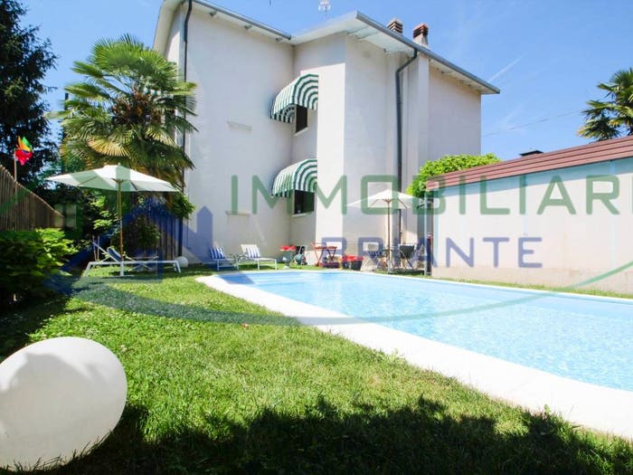 Casa con 6 locali in vendita in Via Sabotino, Crenna Bettolino, Gallarate