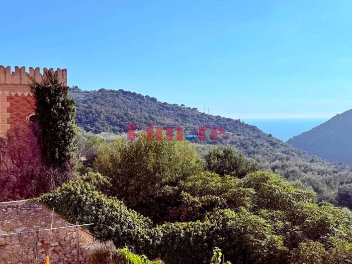 Appartamento bilocale in vendita in Piazza San Bartolomeo, Gorra, Finale Ligure