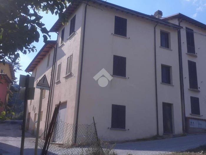 Casa quadrilocale in vendita in Loc Palazzetto, Gualdo Tadino