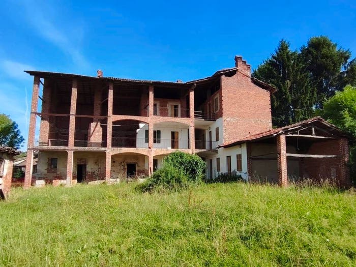 Casa con 6 locali in vendita in Corso Roma, Maggiora
