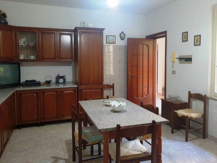 Casa con 6 locali in vendita in Vico Frida, Scano di Montiferro