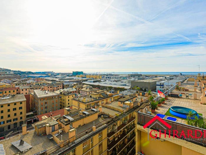Appartamento con 6 locali in vendita in Via Alfredo Catalani, Sestri Ponente, Genova