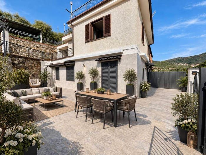 Casa quadrilocale in vendita in strada montegrazie, Moltedo Montegrazie, Imperia