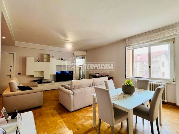 Appartamento trilocale in vendita in Via IV Novembre, Centro, Calolziocorte