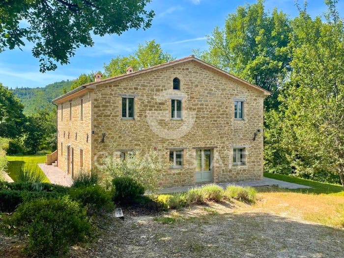 Casa con 6 locali in vendita in Frazione Caresto, Gubbio