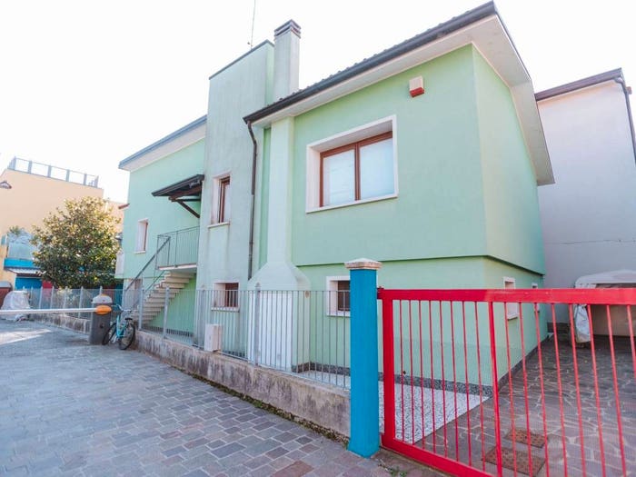 Casa con 6 locali in vendita in Piazza Mercato, Centro, Caorle