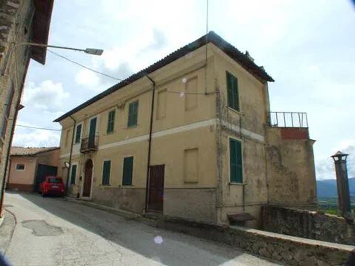 Casa con 6 locali in vendita in Via Antonio Prosperi No Number, Carsoli