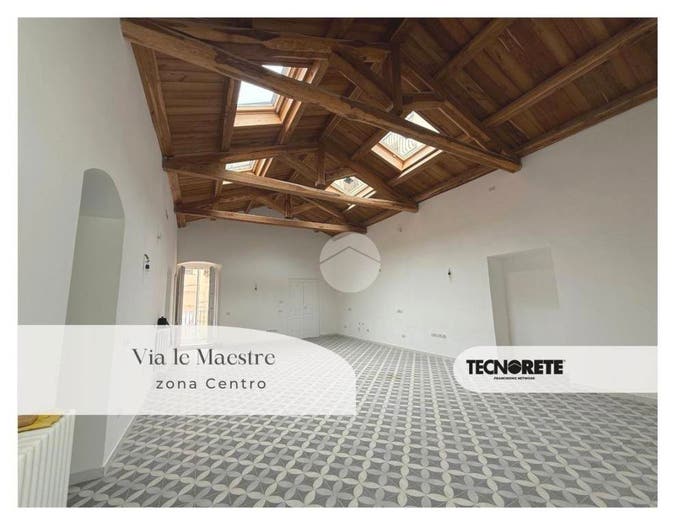 Casa con 6 locali in vendita in Via Le Maestre, Centro Storico, Foggia