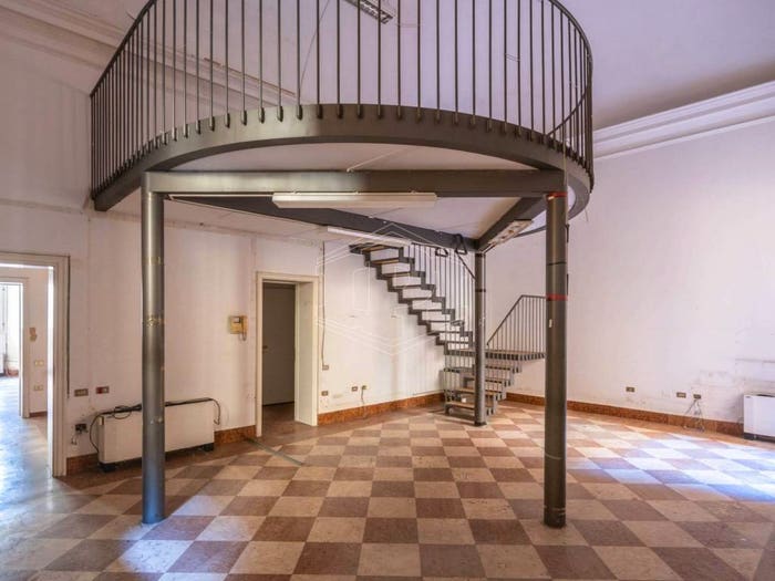Appartamento trilocale in vendita in Strada Maggiore, Santo Stefano, Bologna