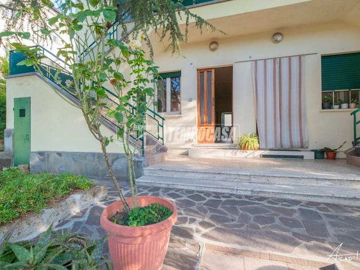 Appartamento trilocale in vendita in Via Pietro Giordani, Monte Osservanza, Cesena