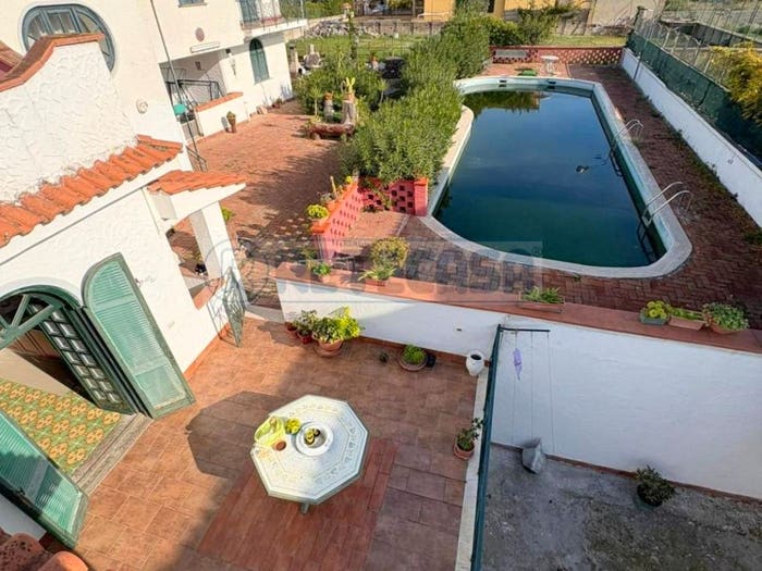 Casa con 6 locali in vendita in Viale Cimabue, Baia Verde, Castel Volturno