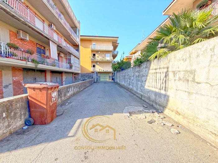 Appartamento trilocale in vendita in Via Guglielmo Oberdan, Fiumefreddo di Sicilia