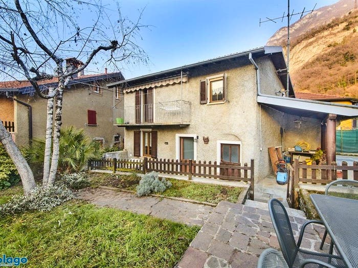 Casa trilocale in vendita in Via Andito del Portico, Centro, Mandello del Lario