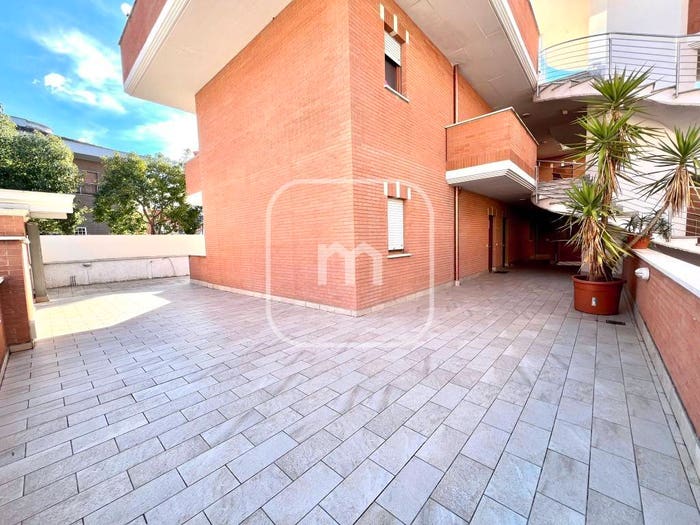 Appartamento trilocale in vendita in Via Piero Maroncelli, Santa Maria delle Mole, Marino