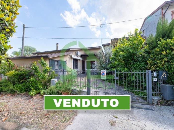 Casa bilocale in vendita in Via dei Molini, Casoni, Borghetto Lodigiano