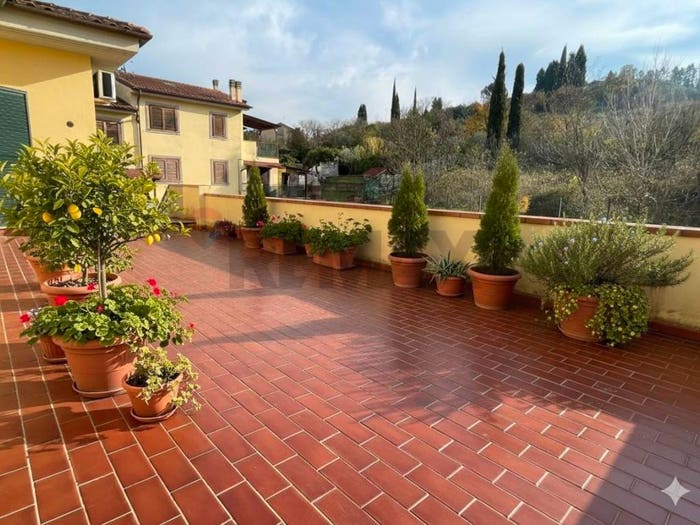 Appartamento con 6 locali in vendita in Via Tosco Romagnola Nord, Camaioni, Montelupo Fiorentino