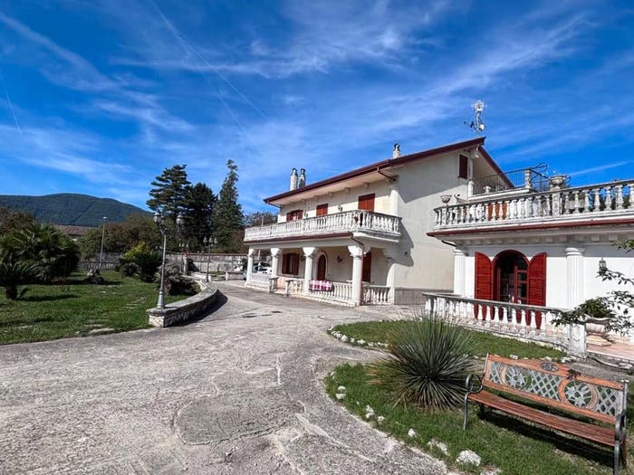 Casa con 6 locali in vendita in Via Petraro, Centro, Forino