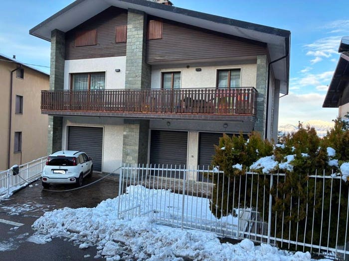 Casa trilocale in vendita in Centro, Esino Lario