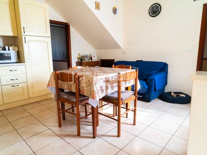 Casa con 6 locali in vendita in Via Briglia, Cartoceto