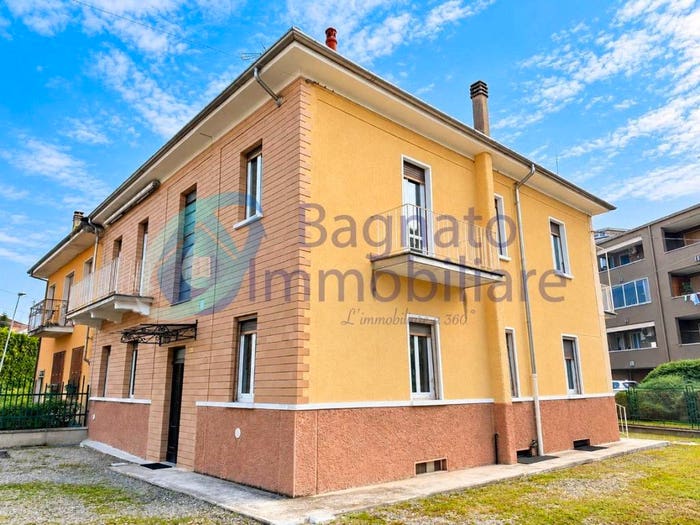 Casa con 6 locali in vendita in Strada Privata Ferrara e Monferrini, Santa Rita, Novara