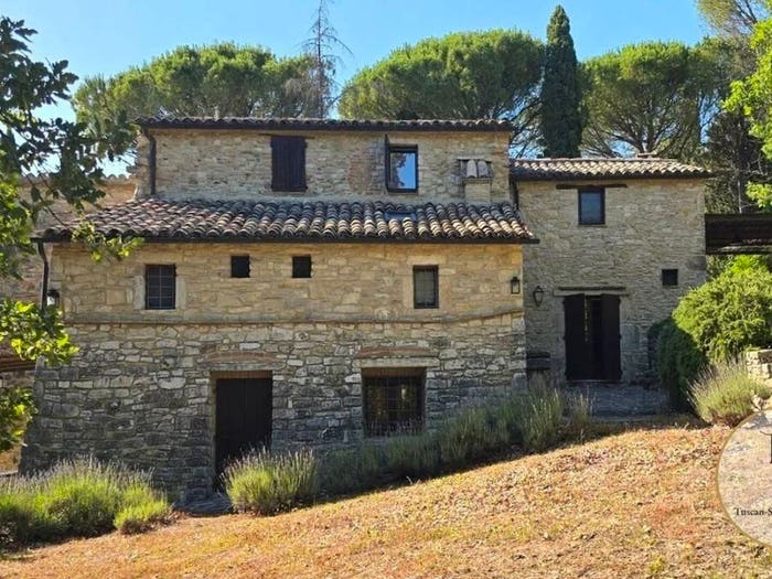 Casa quadrilocale in vendita in Centro, Baschi