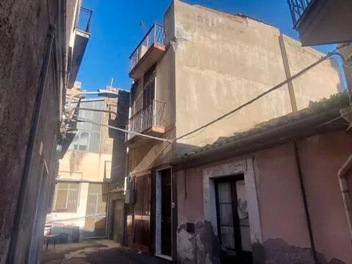 Casa quadrilocale in vendita in Via San Michele, Paternò