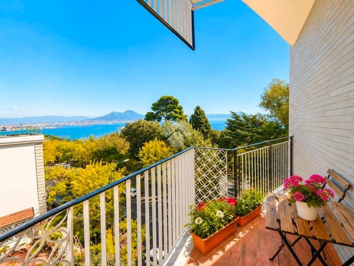 Appartamento con 5 locali in vendita in Via Francesco Petrarca, Posillipo, Napoli