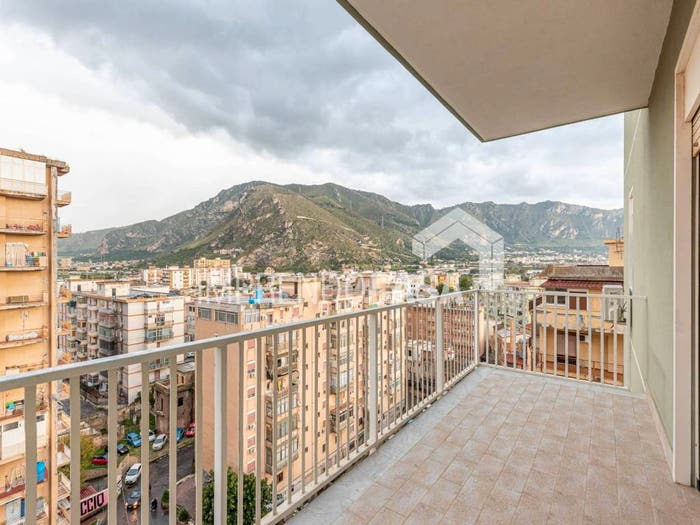 Appartamento con 5 locali in vendita in Via Giovanni Simoncini Scaglione, Brancaccio, Palermo