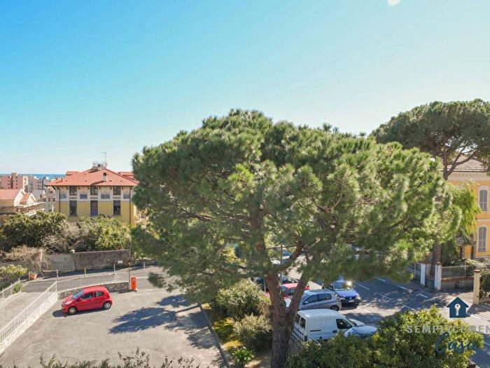 Casa con 6 locali in vendita in Via Palestro, Centro, Loano