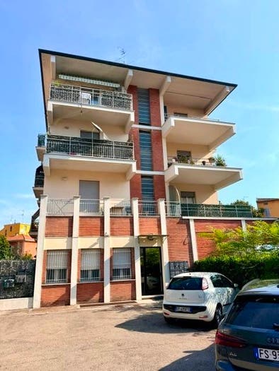 Appartamento trilocale in vendita in Via Volturno, Ospedale Volturno, Parma