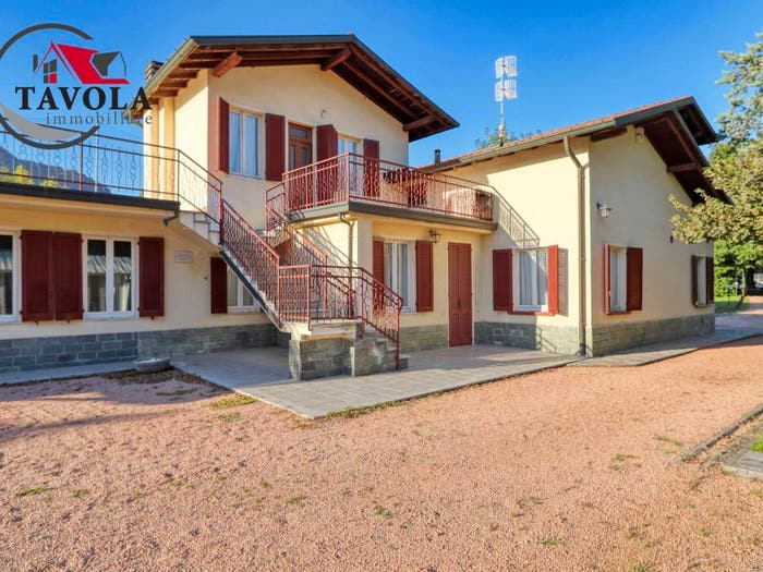 Casa con 6 locali in vendita in Via Padre G Crippa, Centro, Arcisate