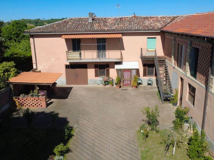 Casa con 6 locali in vendita in Strada Santa Maria, Moncalvo