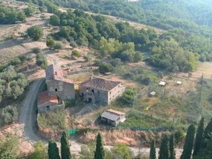 Casa con 6 locali in vendita in Frazione San Zeno A Poggio, Città di Castello