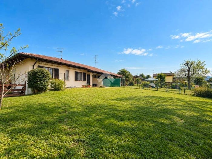 Casa con 5 locali in vendita in Via S Martino, Varano Borghi