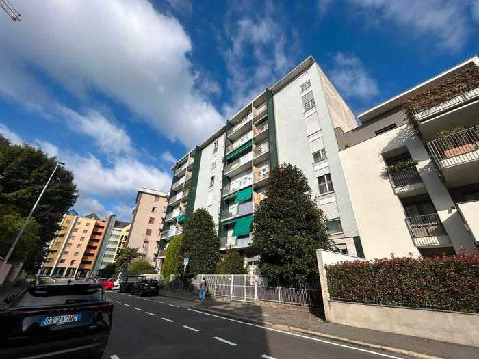 Appartamento trilocale in vendita in Via Padre Reginaldo Giuliani, Centro Storico, Lissone