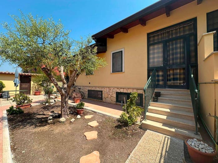 Casa con 5 locali in vendita in Via Carlo Maria Rosini, Ostia Antica, Roma
