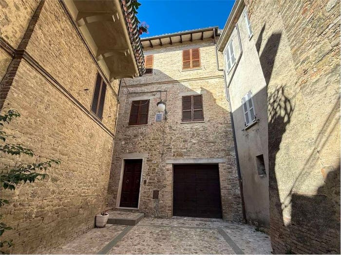 Casa con 6 locali in vendita in Corso Amendola, Centro, Bevagna
