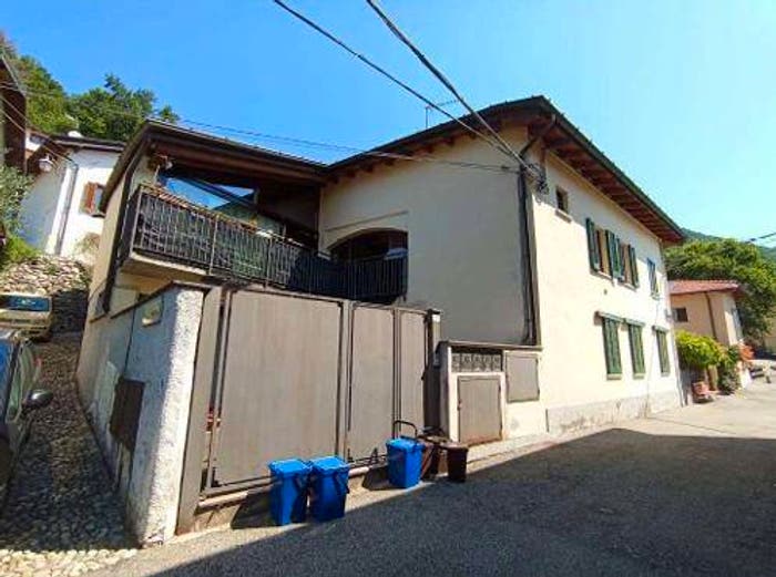 Appartamento in vendita in Via Roma, Centro, Casalzuigno