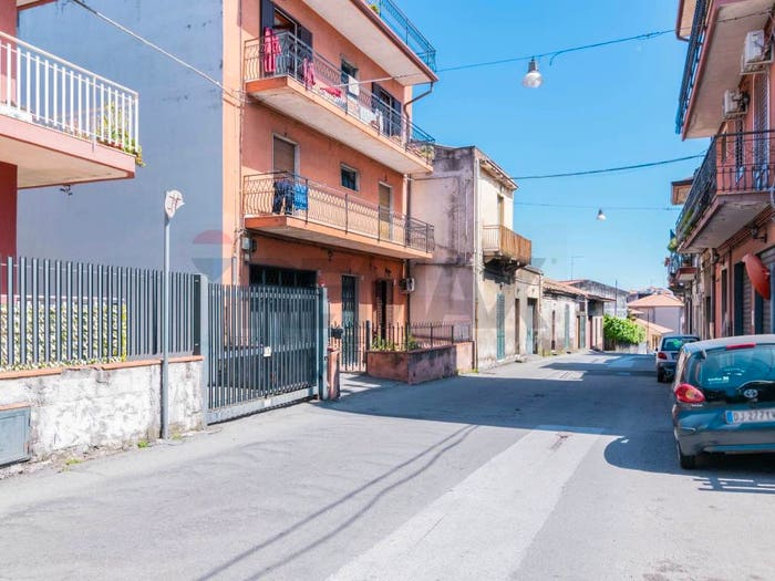 Appartamento con 5 locali in vendita in Centro, Aci Sant'Antonio