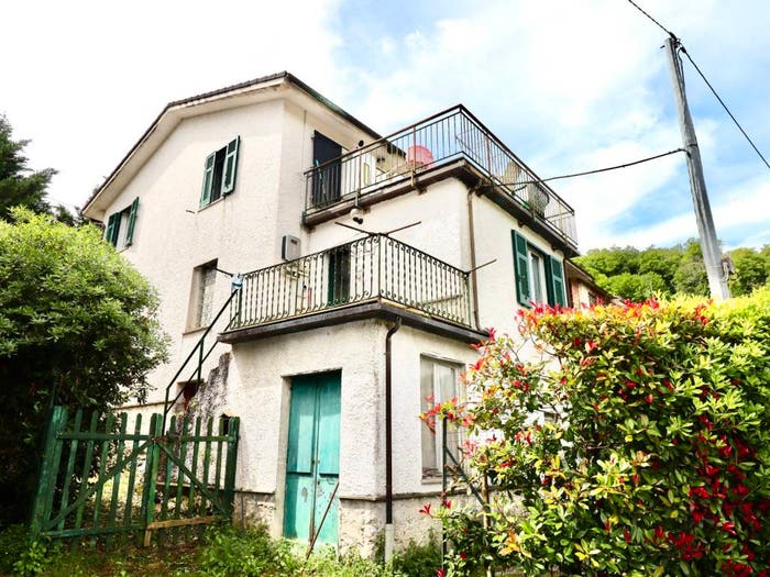 Casa con 6 locali in vendita in Frazione Lagomarsino, Lagomarsino, Lumarzo