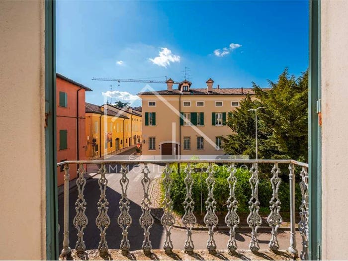 Appartamento con 6 locali in vendita in PIAZZALE ALFREDO BERTESI, Centro Storico, Carpi