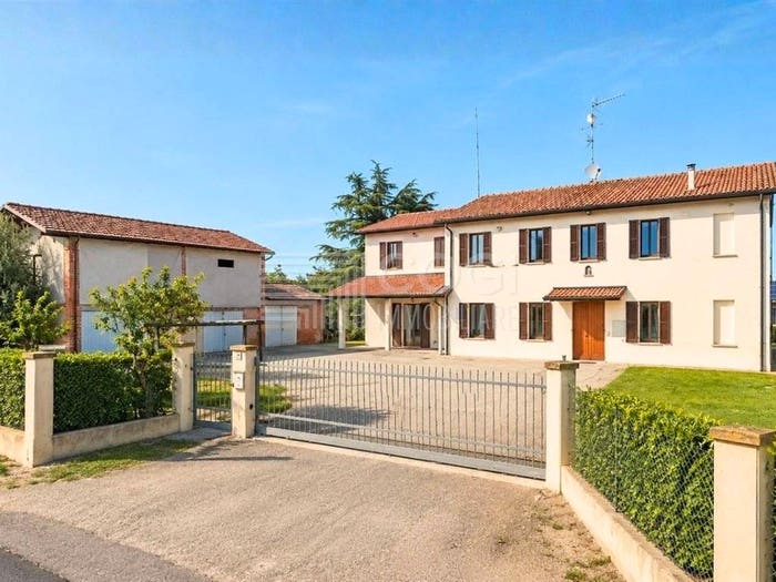 Casa con 6 locali in vendita in Via Fabretti, Borgo Fabbretti, Cotignola
