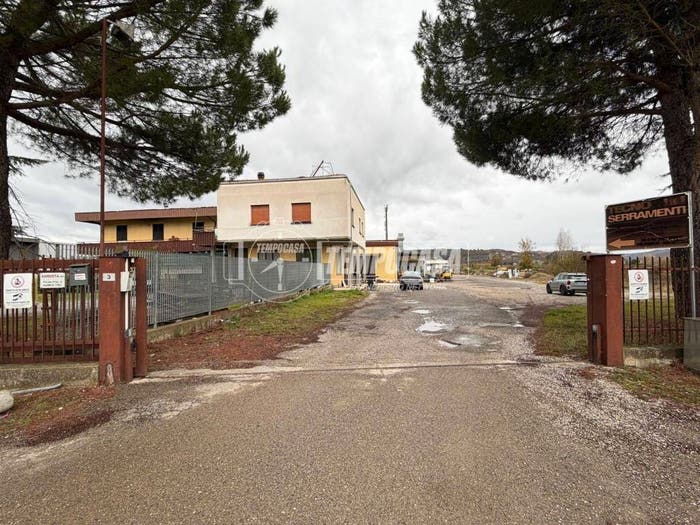 Casa con 6 locali in vendita in Via dei Pini, Centro, Fabro