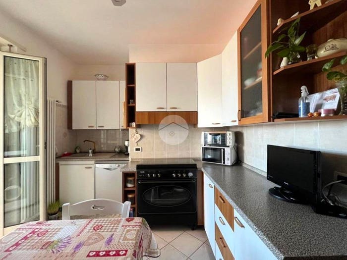 Appartamento quadrilocale in vendita in Via Trossi, Verrone