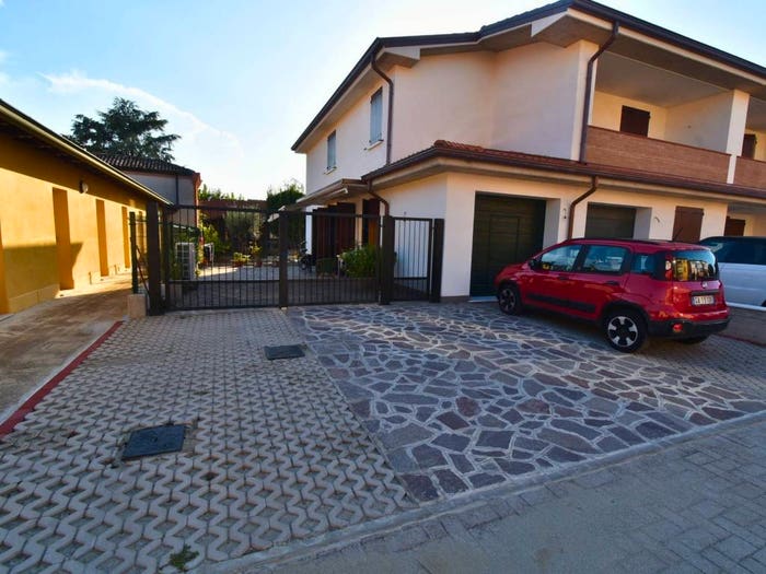 Casa trilocale in vendita in Via Circonvallazione Ovest, Centro, Luzzara