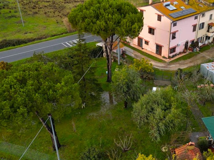 Casa con 6 locali in vendita in Via Emilia, Collesalvetti