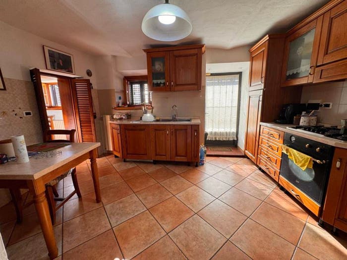 Casa con 6 locali in vendita in via Fonterosa, Villa Severi Cappuccini, Arezzo
