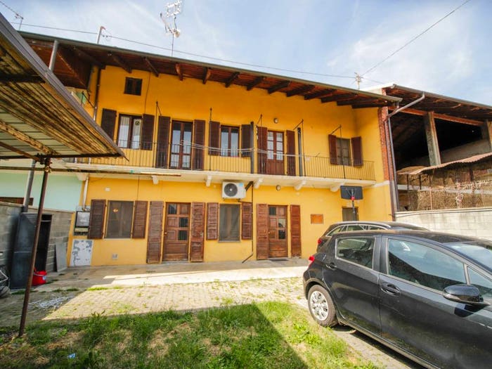 Casa quadrilocale in vendita in Via Amilcare Solferini, Rodallo, Caluso