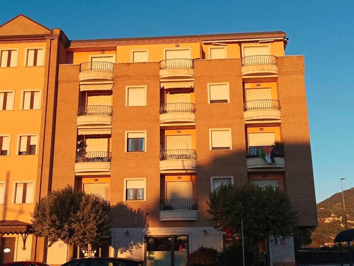 Casa quadrilocale in vendita in Viale Gabriele D'Annunzio, Santa Maria degli Angeli, Assisi
