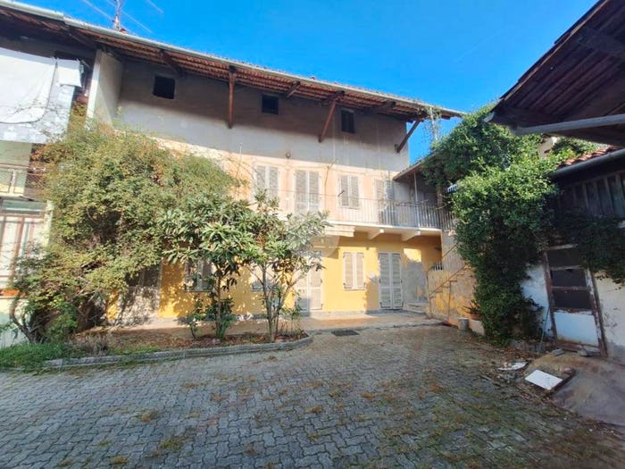 Casa con 5 locali in vendita in Via Ospedale, Centro, Strambino